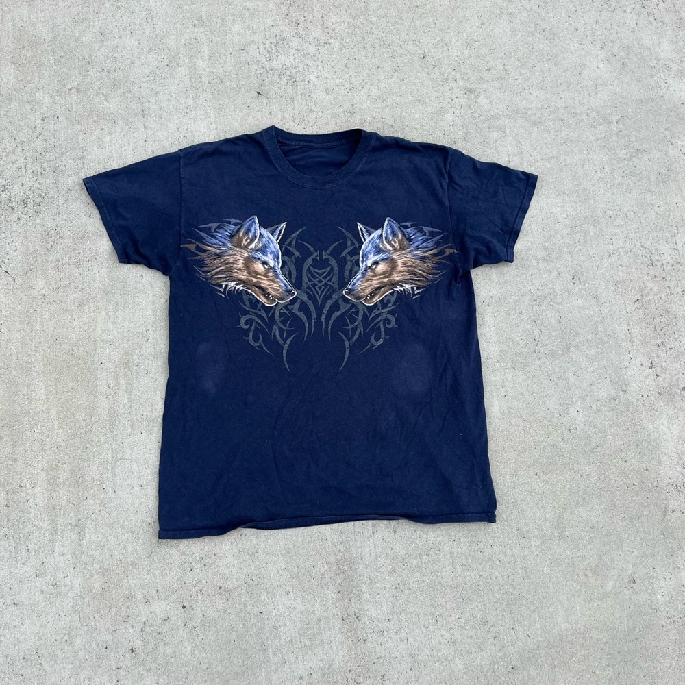 Vintage wolf shirt